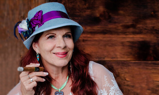 Auf eine Zigarre mit CLAUDIA WENZEL