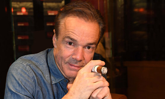 Auf eine Zigarre mit Hannes Jaenicke